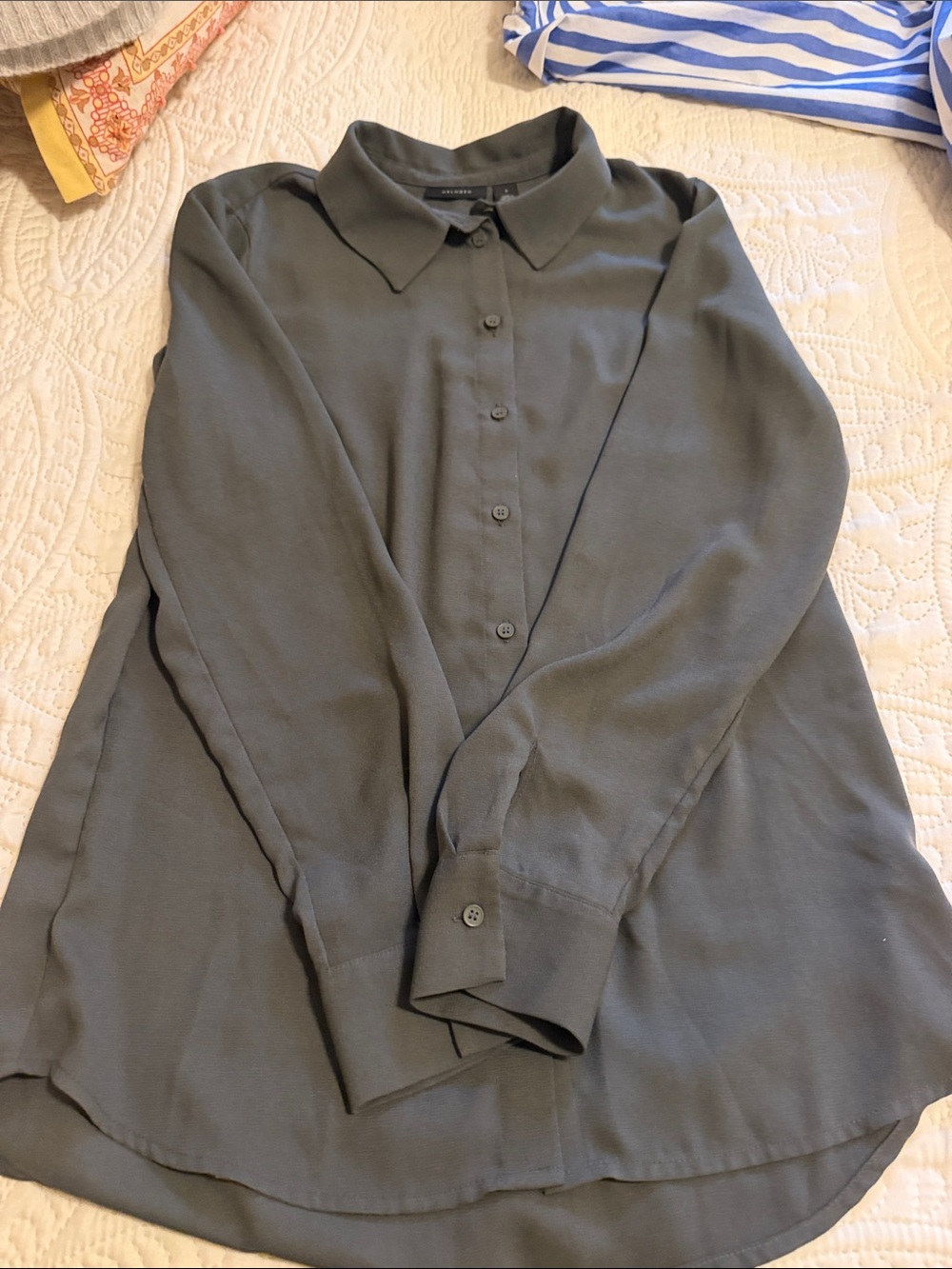Blouse - Picture 2 of 3